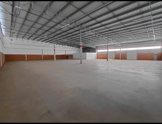 1,315M² WAREHOUSE TO LET IN CLAYVILLE